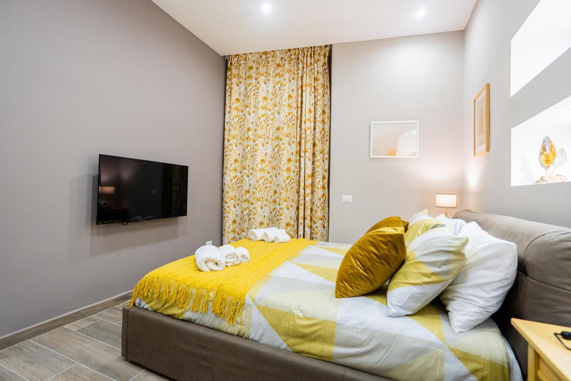 La Casa Di Bianca - Modern Suites Near Plebiscito نابولي المظهر الخارجي الصورة
