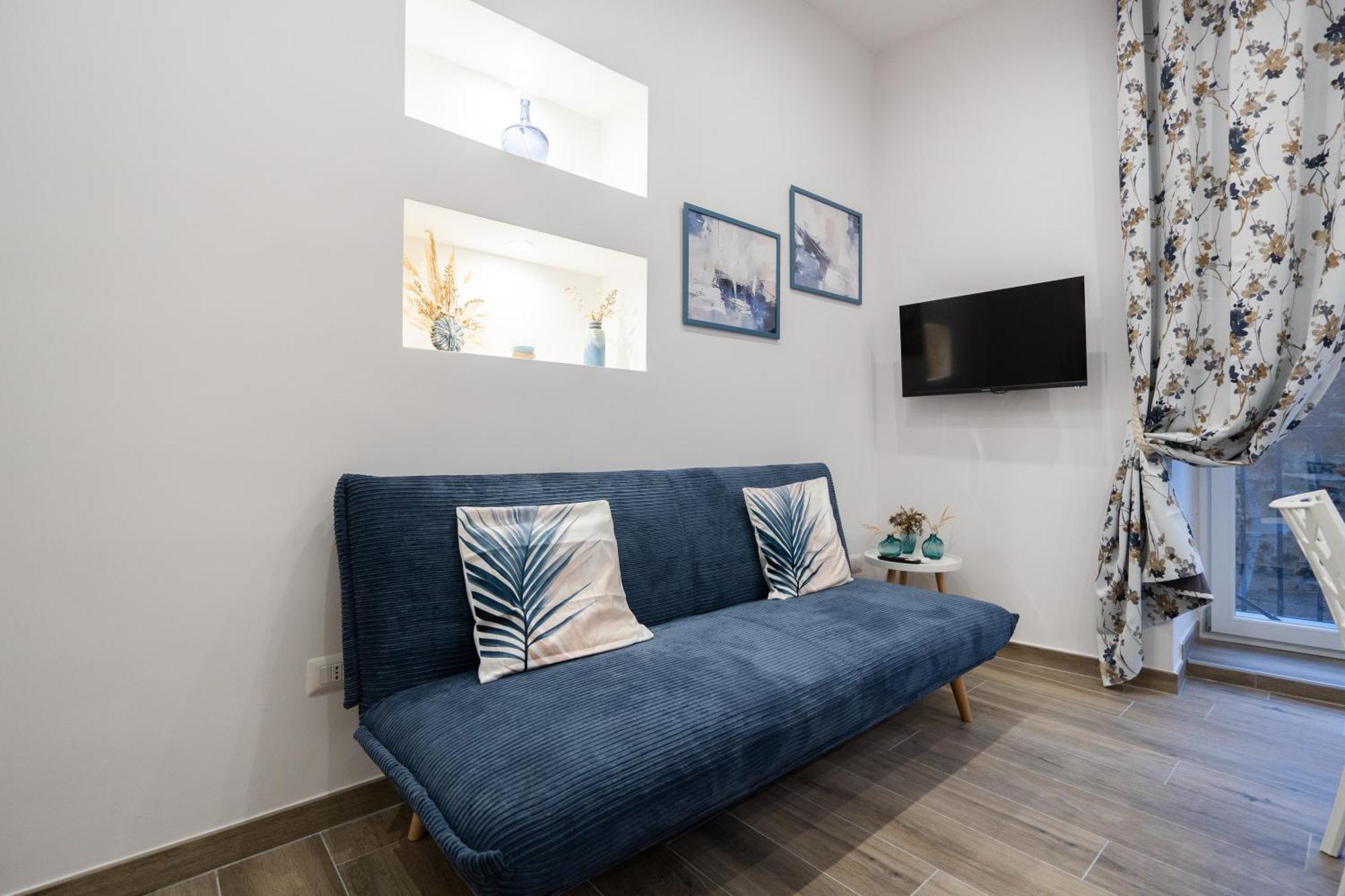 La Casa Di Bianca - Modern Suites Near Plebiscito نابولي المظهر الخارجي الصورة