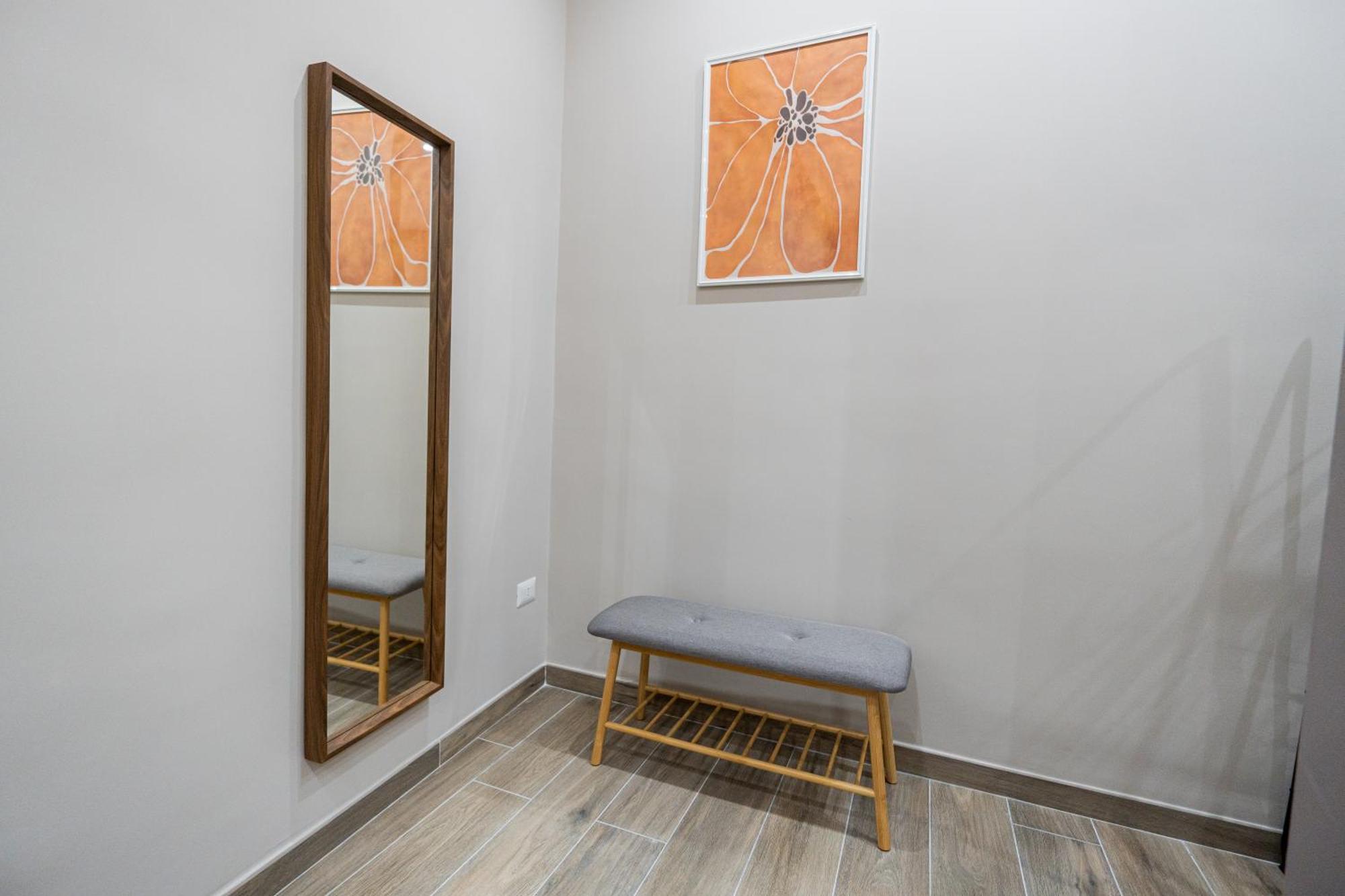 La Casa Di Bianca - Modern Suites Near Plebiscito نابولي المظهر الخارجي الصورة