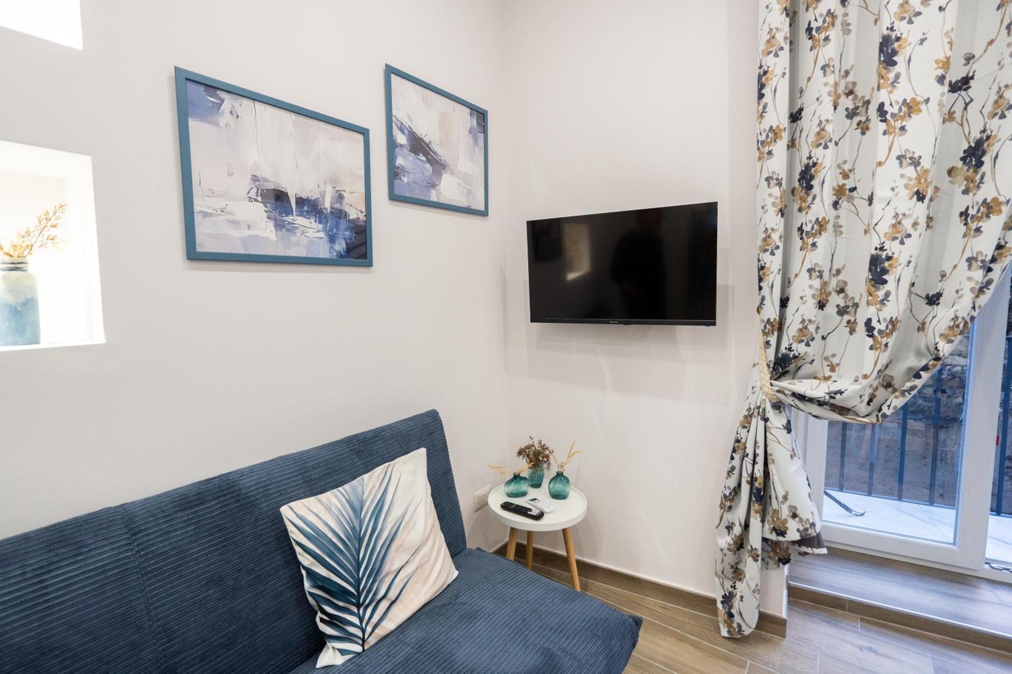 La Casa Di Bianca - Modern Suites Near Plebiscito نابولي المظهر الخارجي الصورة