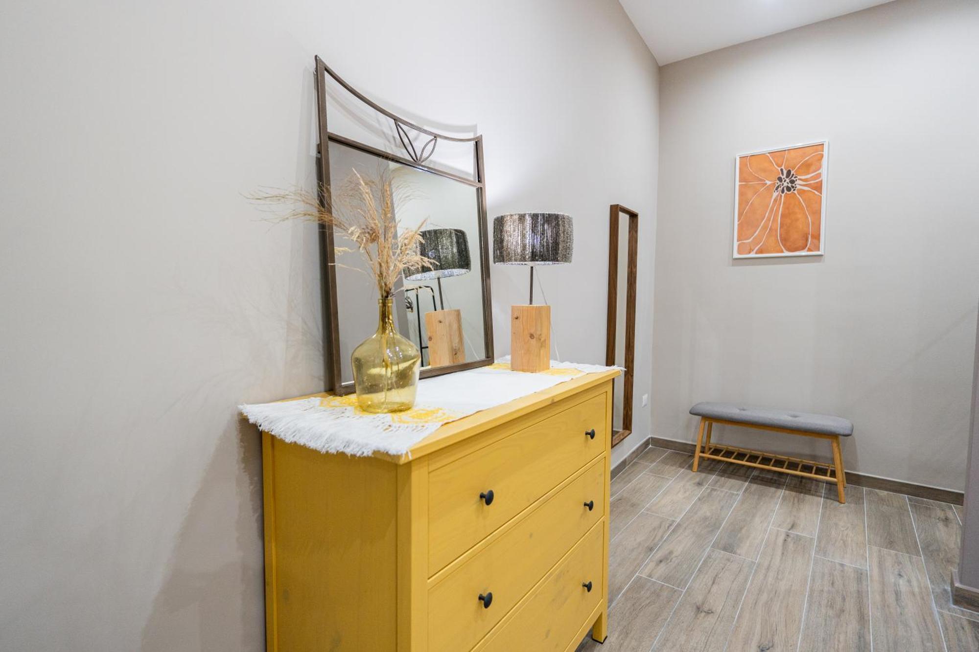 La Casa Di Bianca - Modern Suites Near Plebiscito نابولي المظهر الخارجي الصورة