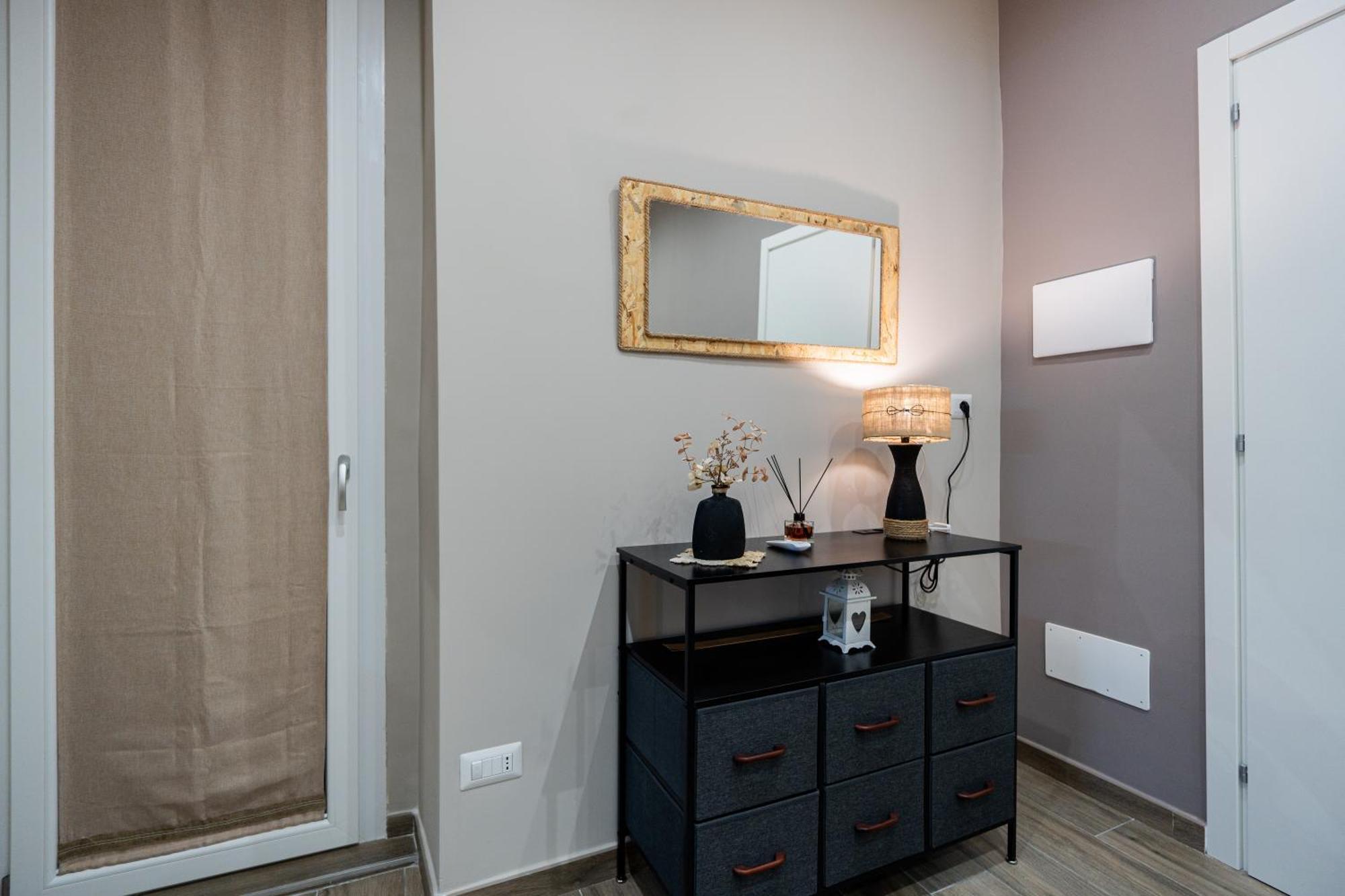 La Casa Di Bianca - Modern Suites Near Plebiscito نابولي المظهر الخارجي الصورة